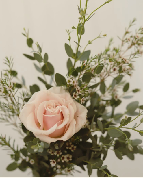 Rose floral arrangement